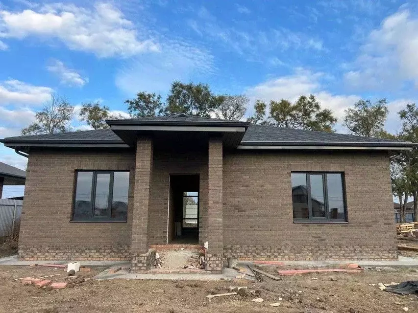 Дом в Ростовская область, Неклиновский район, с. Новобессергеневка ул. ... - Фото 1