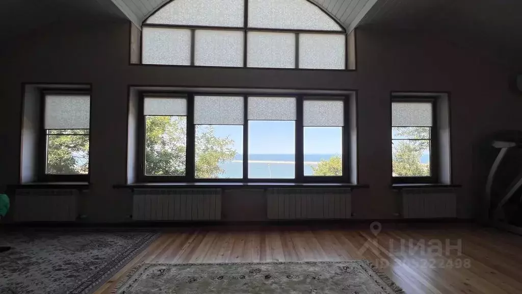 Дом в Дагестан, Махачкала ул. Мирзабекова, 13 (300 м) - Фото 1