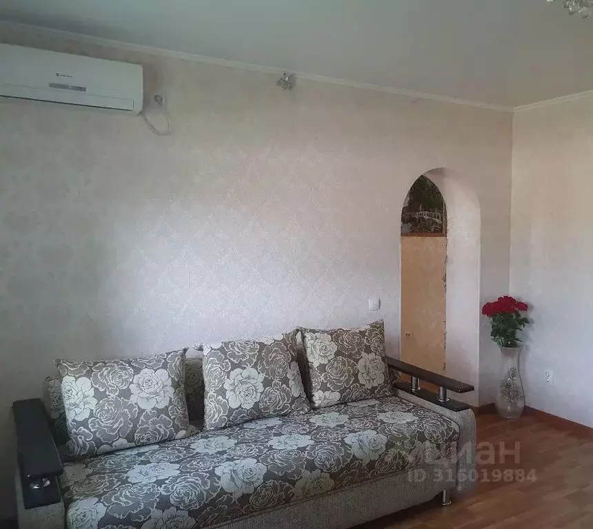 Дом в Краснодарский край, Ейск ул. Сергея Романа, 40 (50 м) - Фото 0