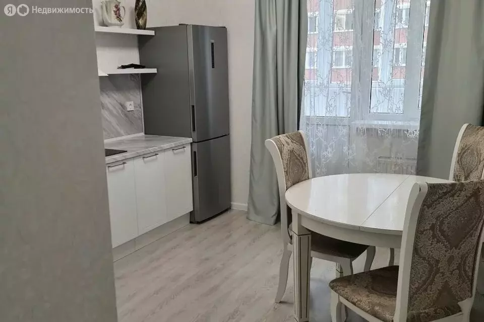 2-комнатная квартира: Краснодар, улица Цезаря Куникова, 24к3 (52 м) - Фото 1