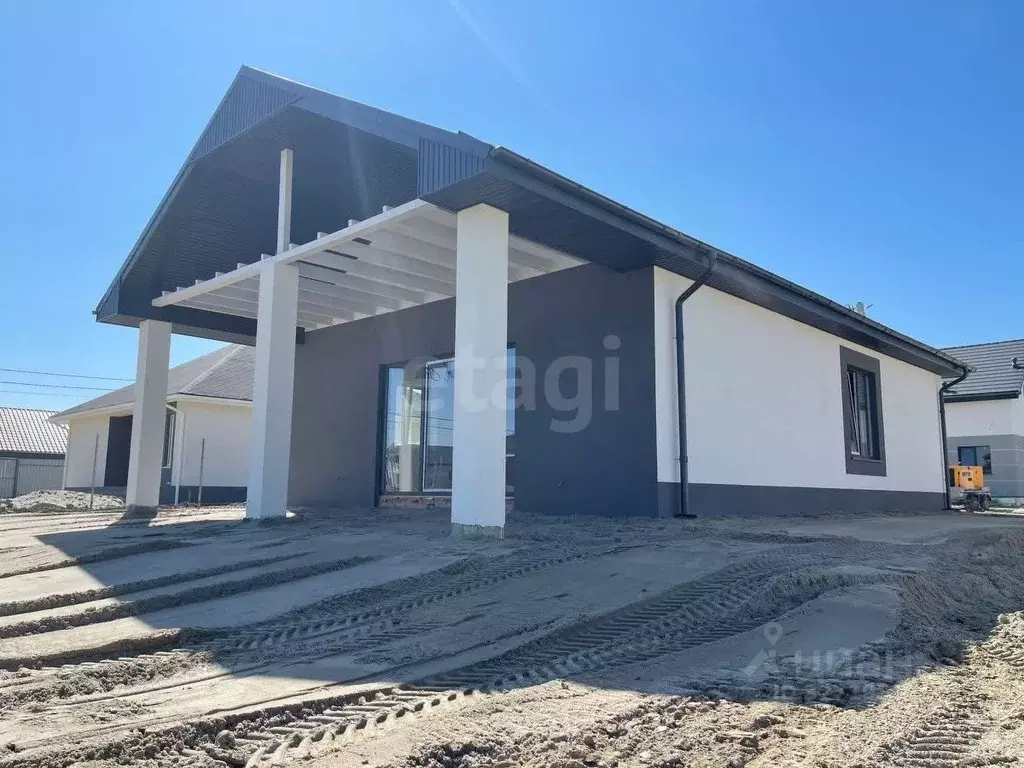 Дом в Калининградская область, Гурьевский муниципальный округ, пос. ... - Фото 1