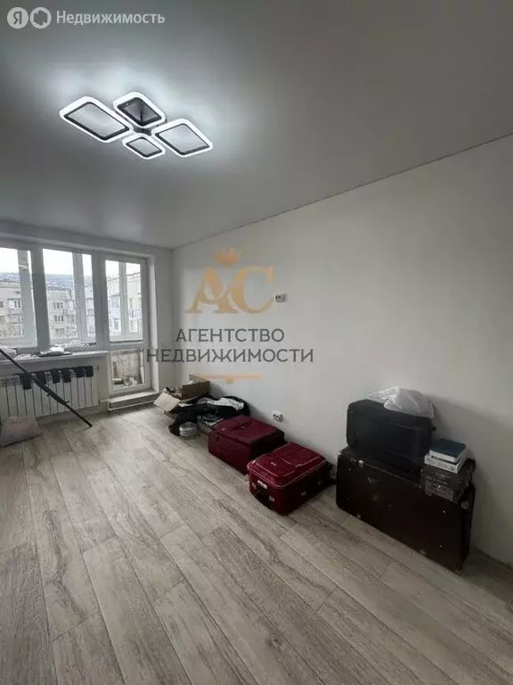 3-комнатная квартира: Феодосия, улица Челнокова, 98 (68.5 м) - Фото 1