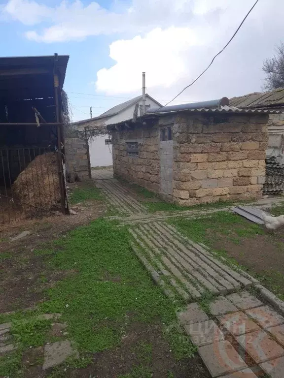 Дом в Крым, Раздольненский район, Славянское с/пос, с. Славянское ул. ... - Фото 2