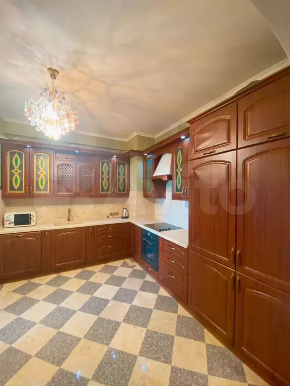 Комната 82 м в 2-к., 4/8 эт. - Фото 1