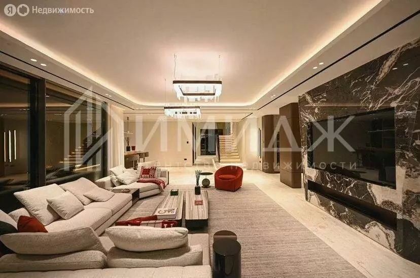 Дом в Сочи, микрорайон Светлана, Гагринская улица, 3/3 (400 м) - Фото 1
