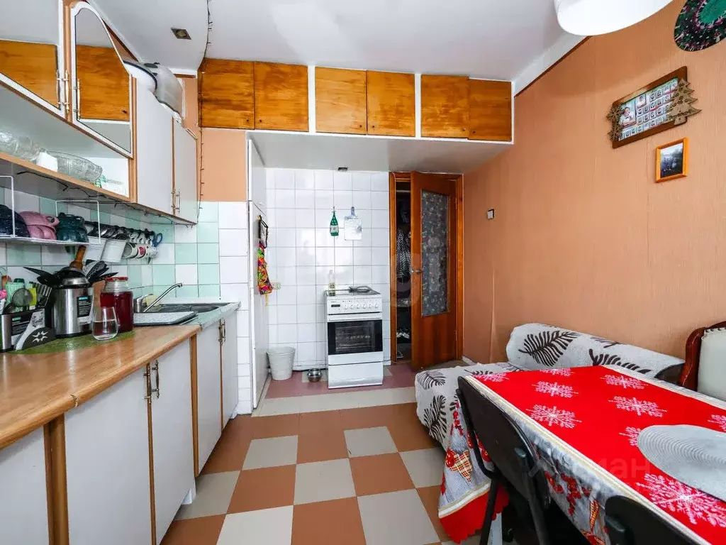 3-к кв. Новосибирская область, Новосибирск ул. Лебедевского, 2 (64.0 ... - Фото 0