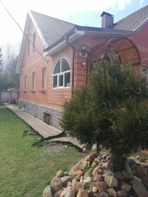 Дом в посёлок городского типа Андреевка, Спасская улица, 8 (346 м) - Фото 1