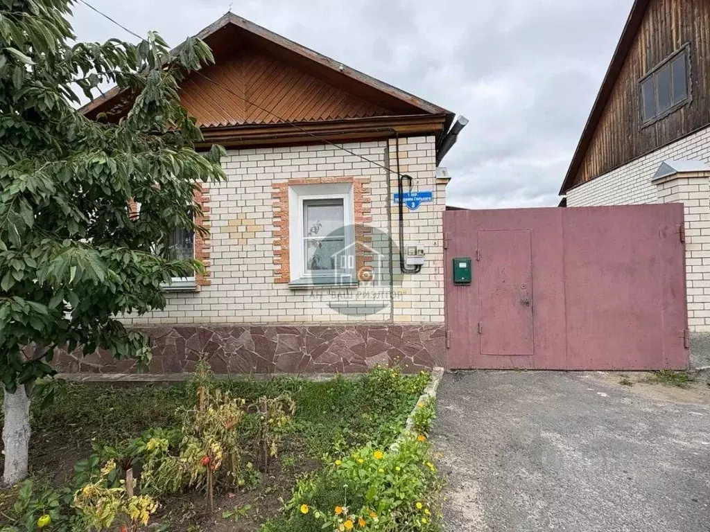 Дом в Саратовская область, Вольск пер. 1-й Максима Горького, 3 (97 м) - Фото 1