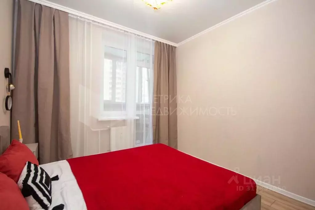 1-к кв. Тюменская область, Тюмень ул. Тимофея Чаркова, 79к2 (36.0 м) - Фото 0
