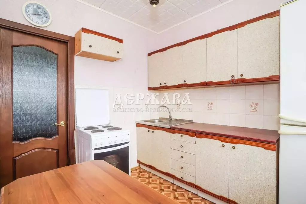 2-к кв. Белгородская область, Старый Оскол Юбилейный мкр, 9 (52.0 м) - Фото 0