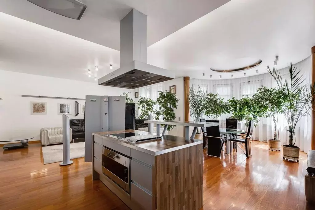 Квартира, 4 комнаты, 220 м - Фото 0