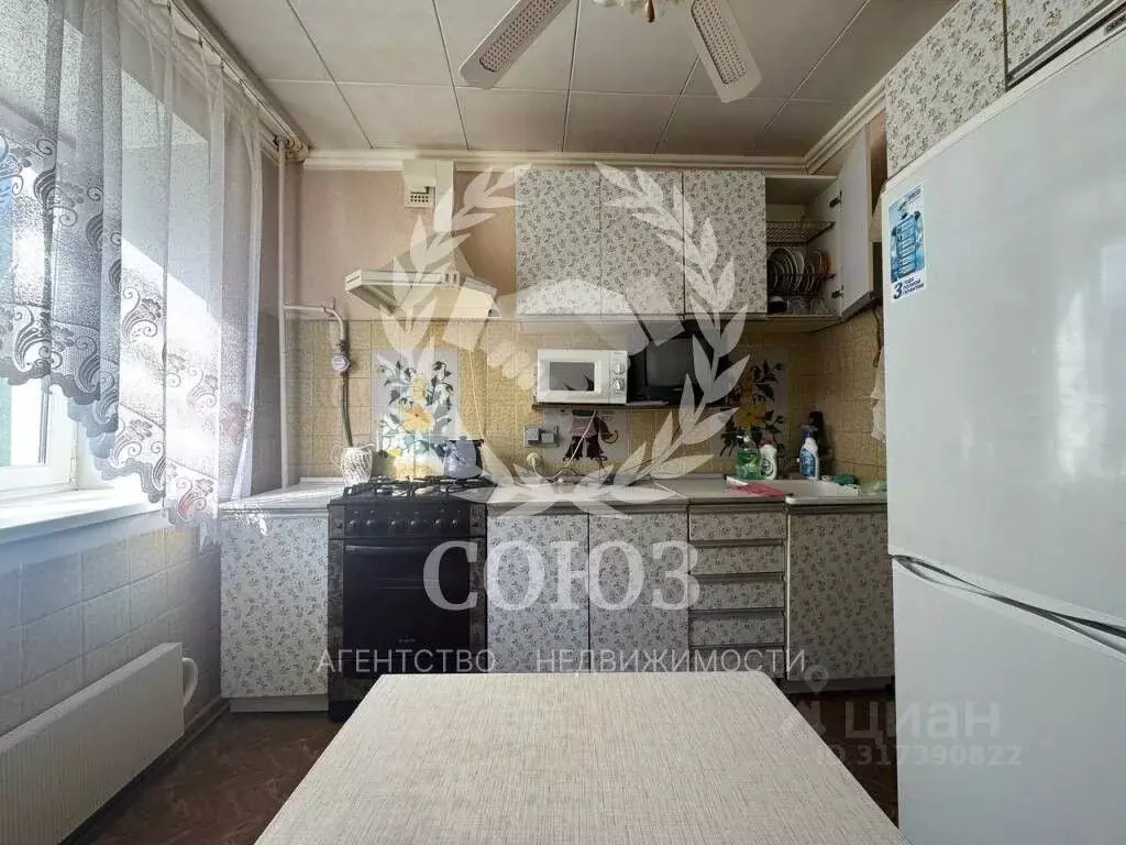 2-к кв. Калужская область, Дзержинский район, Товарково городское ... - Фото 0