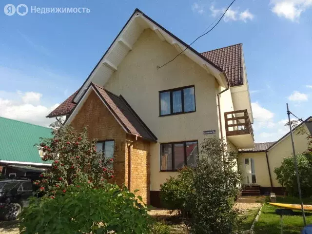 Дом в Бобровский, Светлая улица, 1А (340 м) - Фото 1