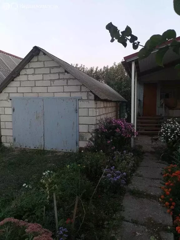 Дом в село Карамышка, Комсомольская улица (64.9 м) - Фото 1