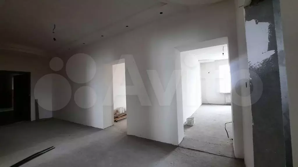 3-к. квартира, 121 м, 2/4 эт. - Фото 1