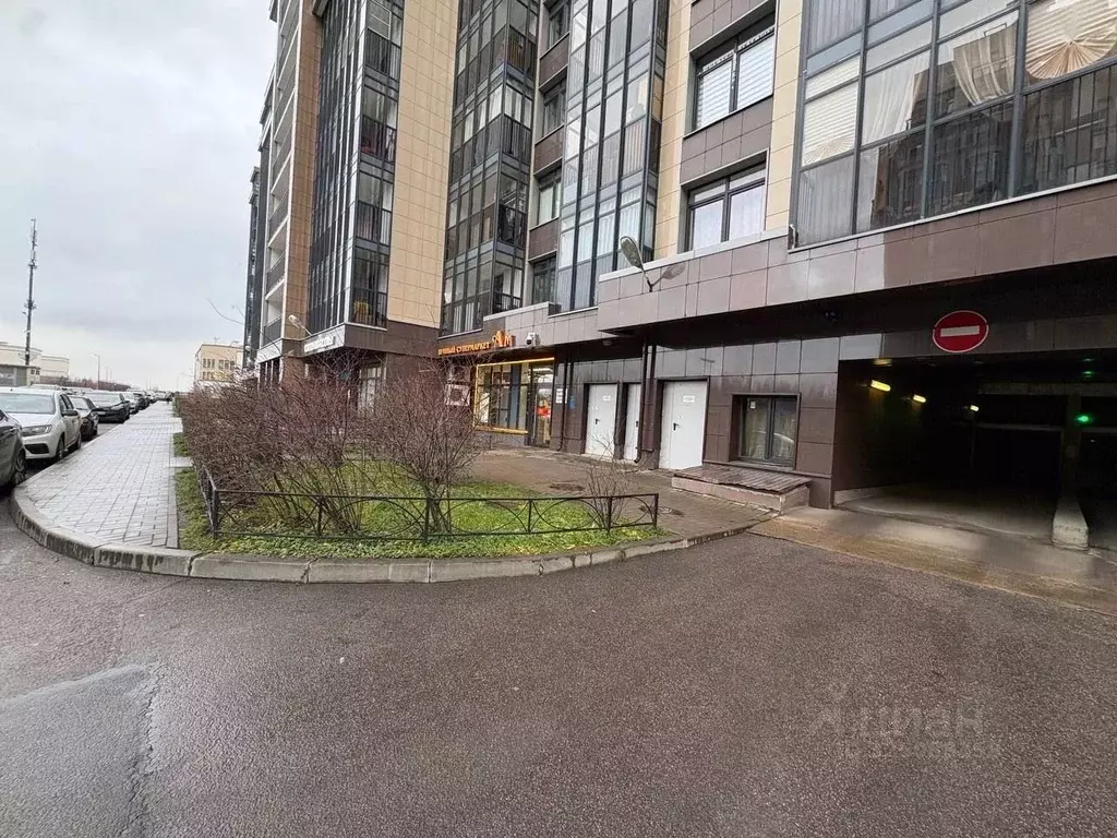 Гараж в Санкт-Петербург ул. Адмирала Черокова, 18к2 (15 м) - Фото 1