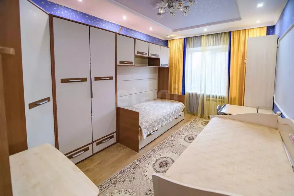 3-к кв. Ханты-Мансийский АО, Сургут ул. Лермонтова, 6 (68.9 м) - Фото 0