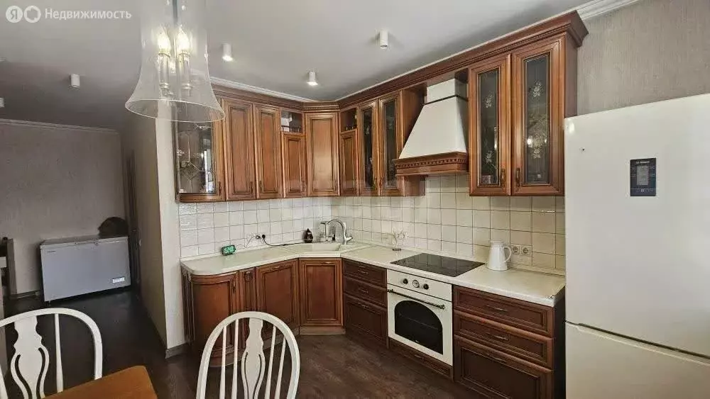 3-комнатная квартира: Абакан, Хакасская улица, 167 (117.5 м) - Фото 1