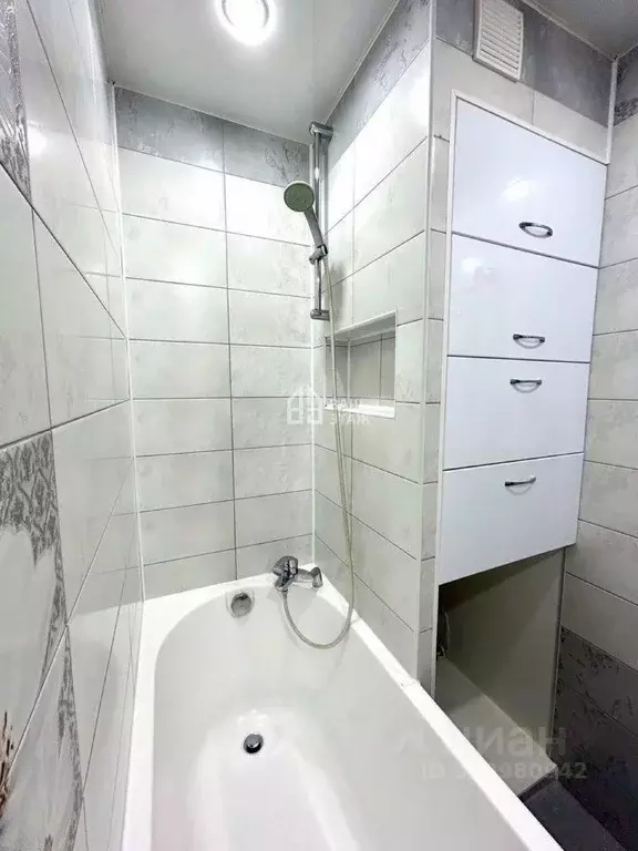 2-к кв. Калужская область, Калуга ул. Степана Разина, 50 (47.2 м) - Фото 2