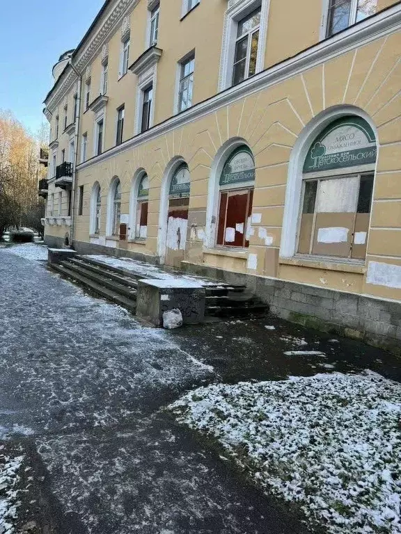 Торговая площадь в Санкт-Петербург, Санкт-Петербург, Павловск ... - Фото 1