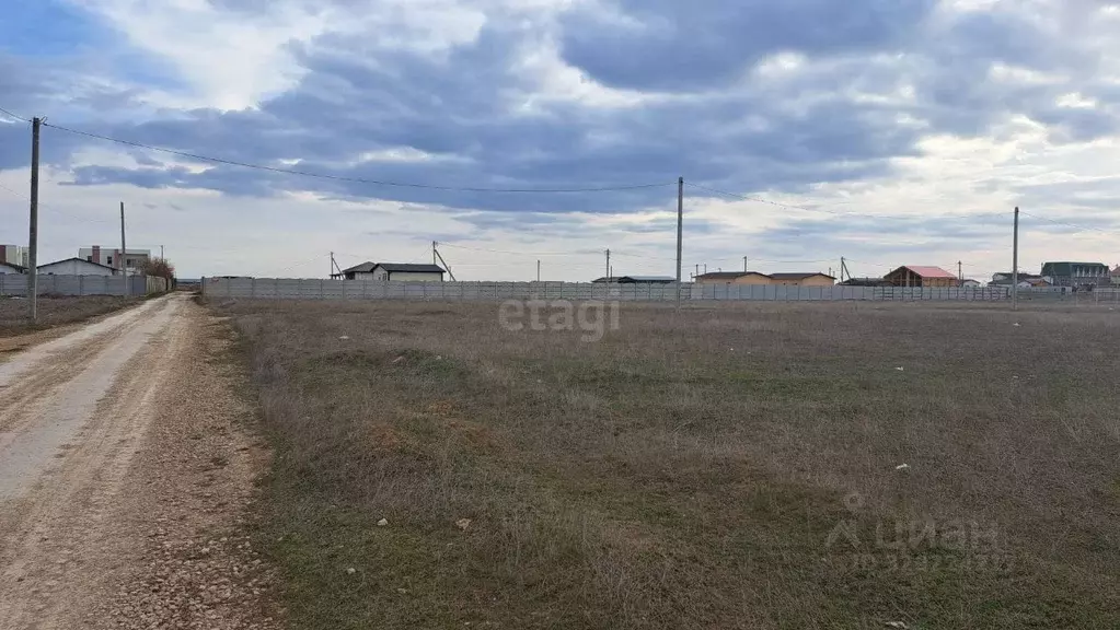 Участок в Крым, Сакский район, Молочненское с/пос, с. Витино  (10.0 ... - Фото 1