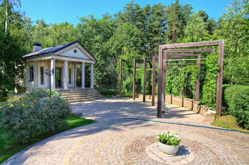 Дом 1200 м на участке 90 сот. - Фото 1