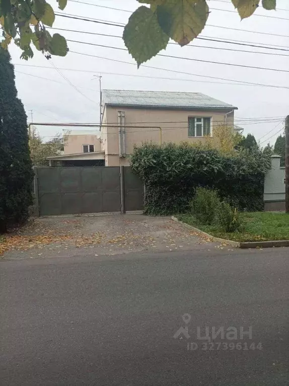 Дом в Кабардино-Балкария, Нальчик ул. Степанищева, 19 (200 м) - Фото 2