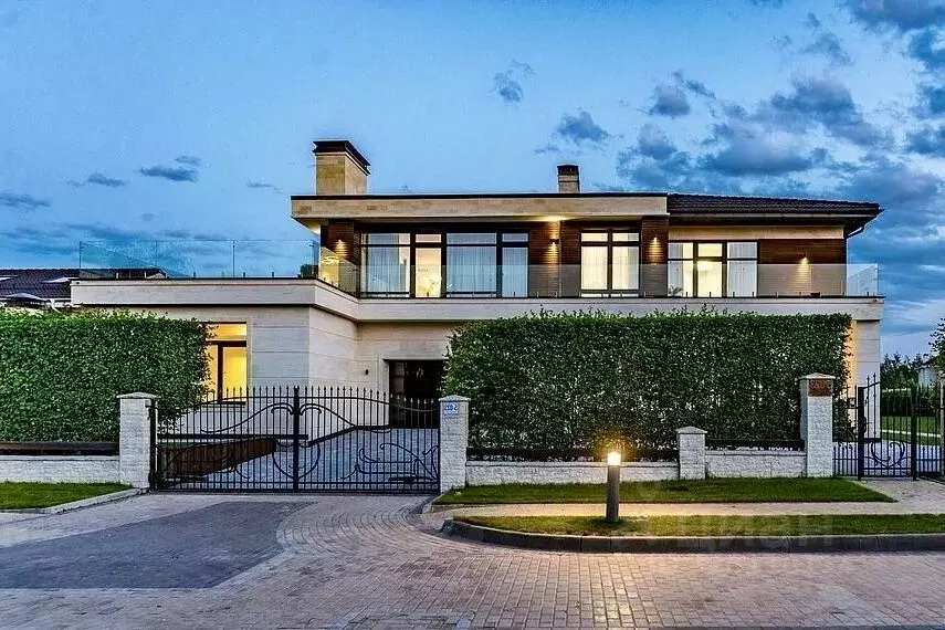 Дом в Краснодарский край, Сочи Сириус пгт, ул. Цимлянская (560 м) - Фото 1