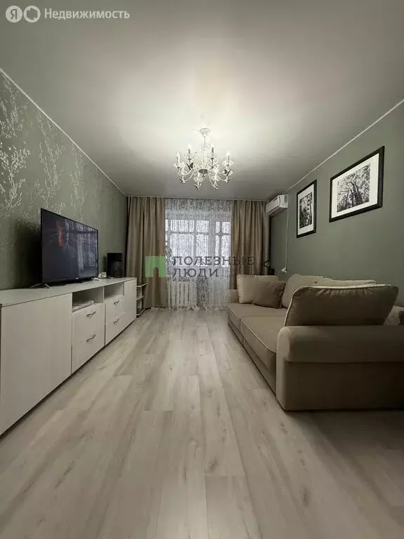 3-комнатная квартира: Ижевск, улица 9 Января, 197А (59 м) - Фото 1