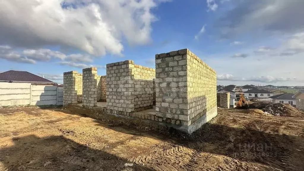 Дом в Крым, Симферопольский район, с. Мирное ул. Добрая (110 м) - Фото 1