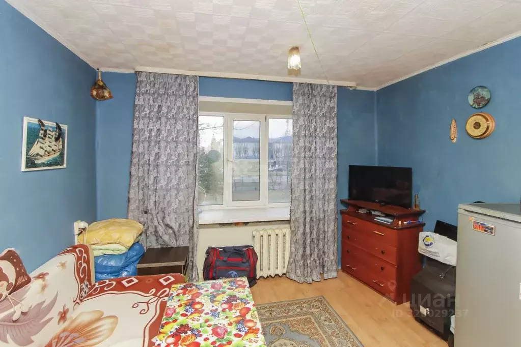 Комната Тюменская область, Тюмень ул. 50 лет Октября, 63а (13.4 м) - Фото 0