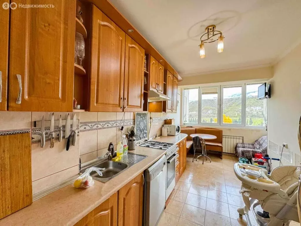 2-комнатная квартира: Алушта, Юбилейная улица, 14 (53 м) - Фото 1