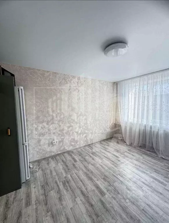 Комната Воронежская область, Воронеж ул. Молодогвардейцев, 11 (12.5 м) - Фото 1