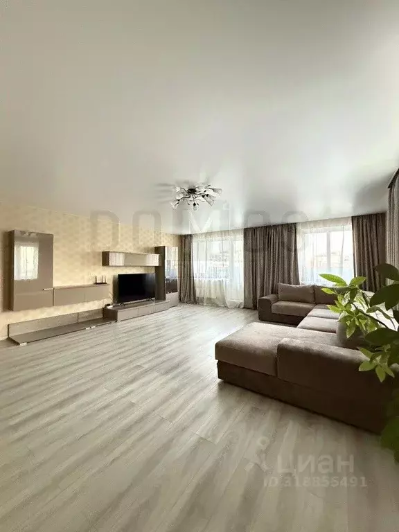 3-к кв. Свердловская область, Екатеринбург ул. Викулова, 63к1 (109.0 ... - Фото 1