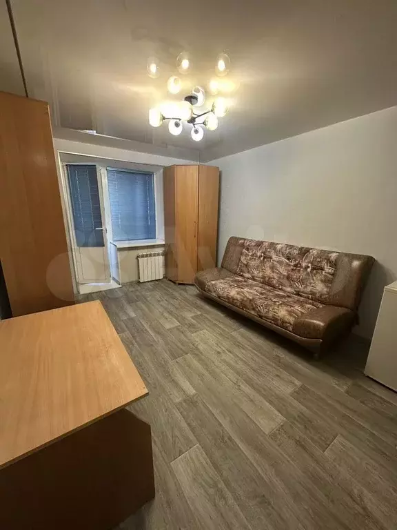 Комната 18 м в 1-к., 1/9 эт. - Фото 1