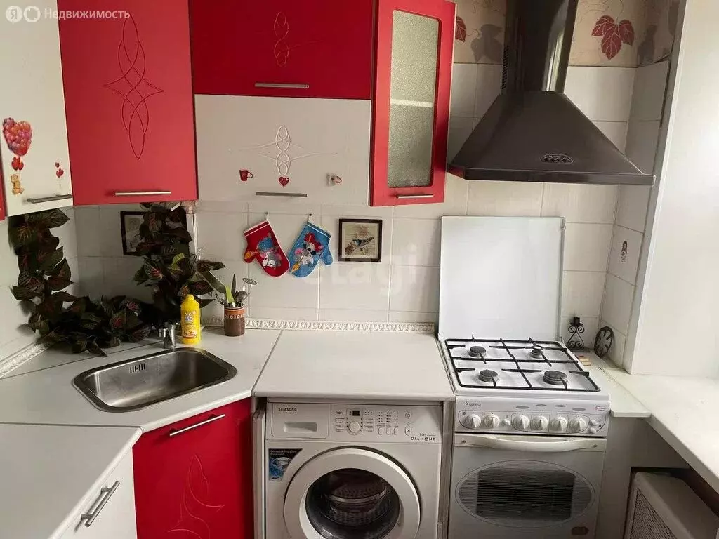 2-комнатная квартира: Екатеринбург, Гурзуфская улица, 45 (48 м) - Фото 0