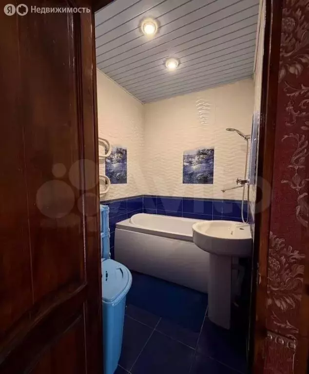 3-комнатная квартира: Нальчик, улица Шогенова, 18 (74 м) - Фото 1