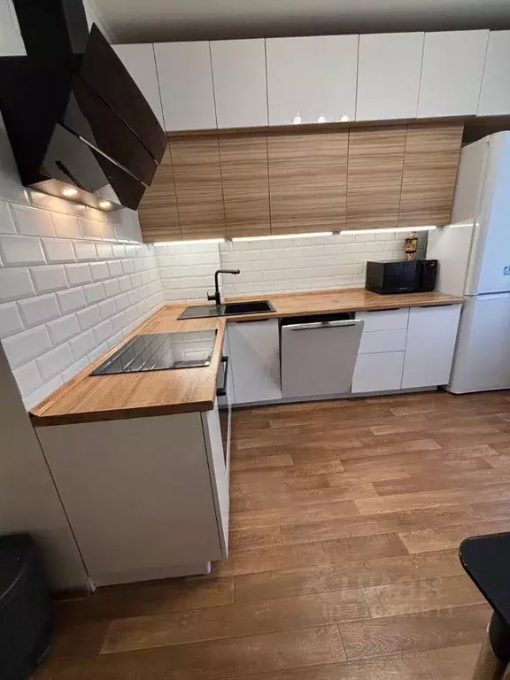 2-к кв. Татарстан, Казань ул. Хусаина Мавлютова, 42 (68.0 м) - Фото 0