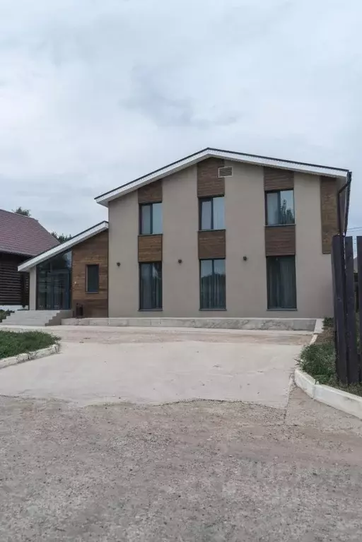 Дом в Татарстан, Елабуга пер. Садовый, 2Б (200 м) - Фото 1