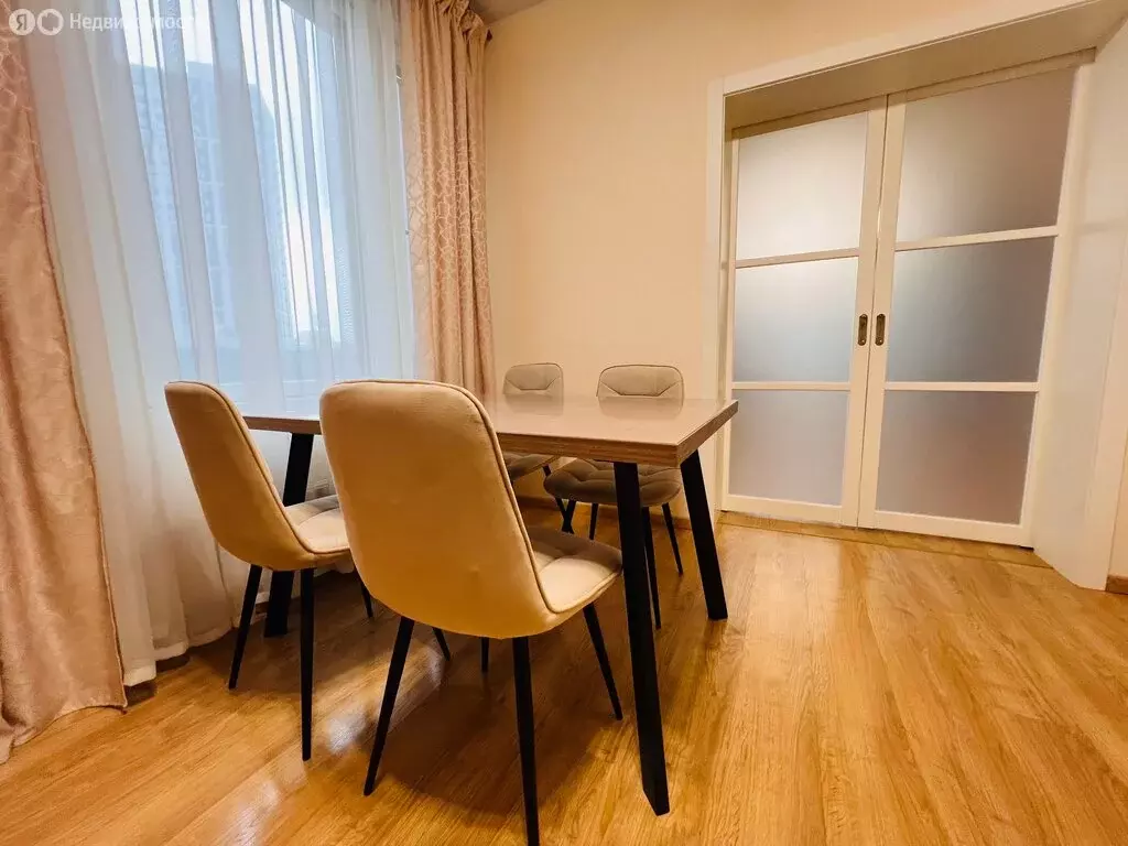 2-комнатная квартира: Казань, улица Сибгата Хакима, 60 (77 м) - Фото 0