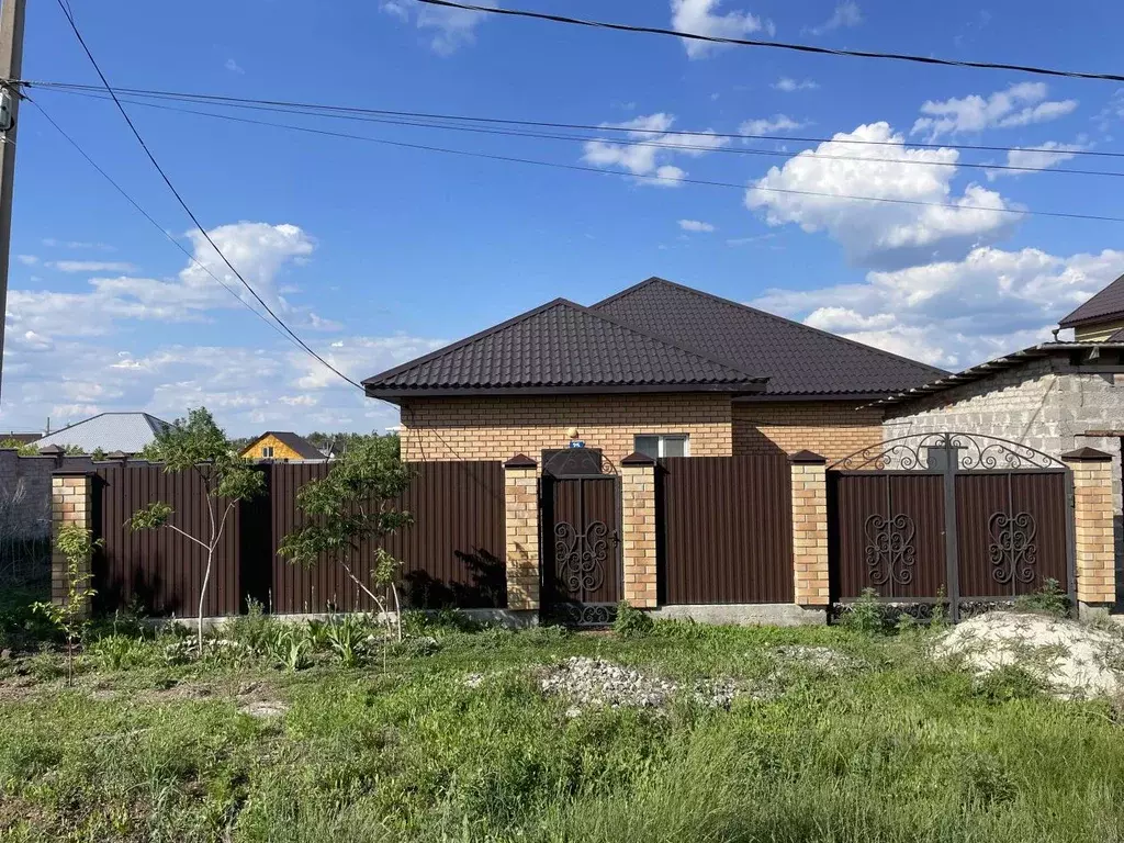 Дом в Оренбургская область, Оренбургский район, с. Подгородняя ... - Фото 0
