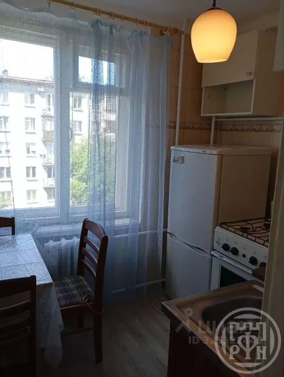 2-к кв. Ленинградская область, Гатчина ул. Радищева, 15 (43.0 м) - Фото 1