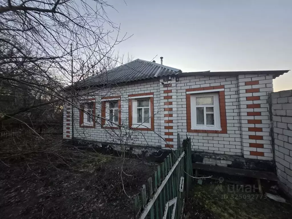 Дом в Белгородская область, Старооскольский городской округ, с. ... - Фото 1