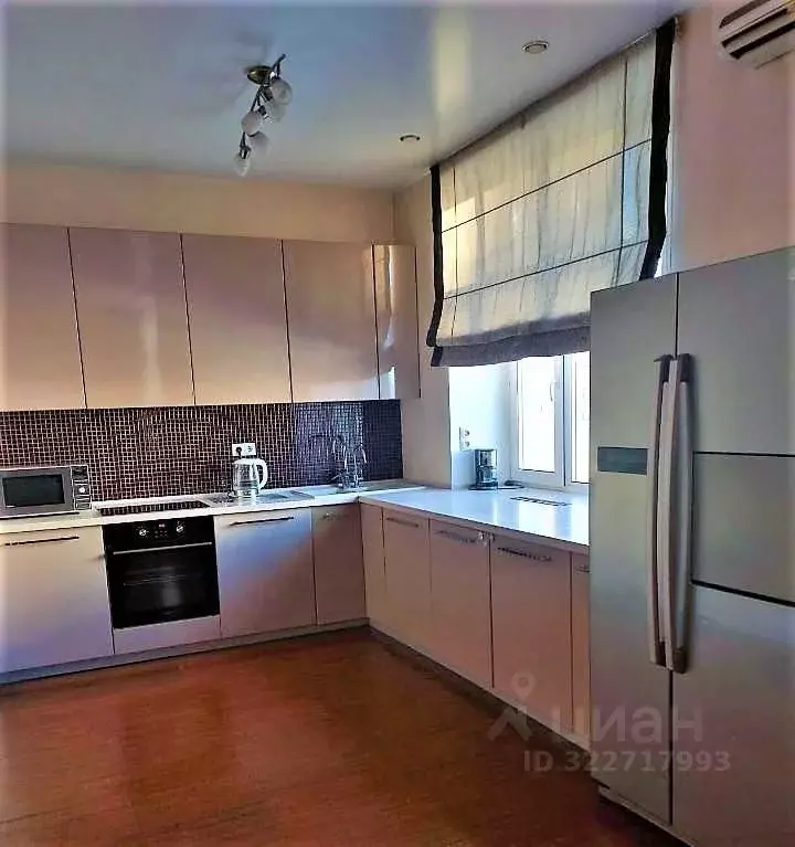 3-к кв. Омская область, Омск Кемеровская ул., 26 (95.0 м) - Фото 1