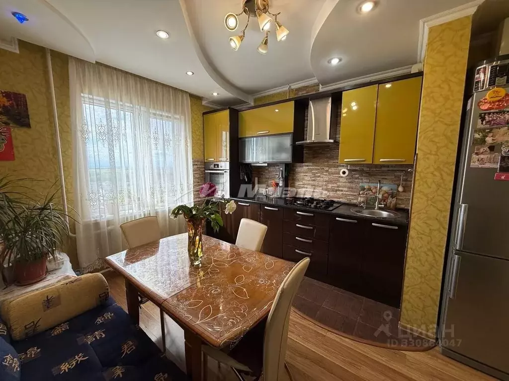 3-к кв. Крым, Симферополь ул. Маршала Жукова, 3 (65.4 м) - Фото 1