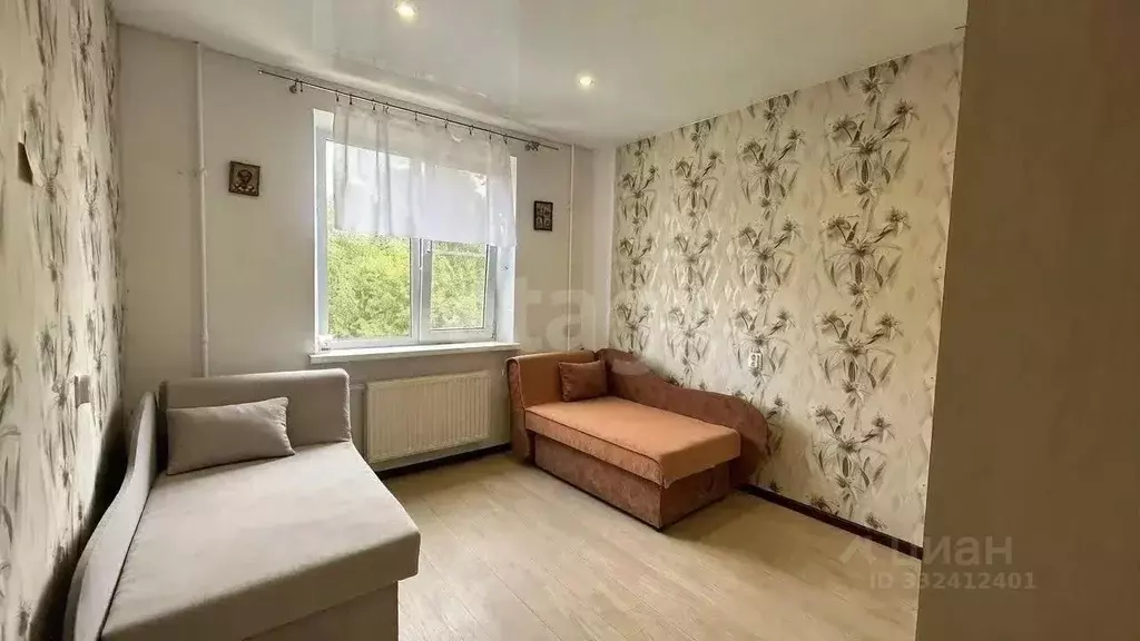 2-к кв. Псковская область, Печоры Заводская ул., 4б (52.6 м) - Фото 1
