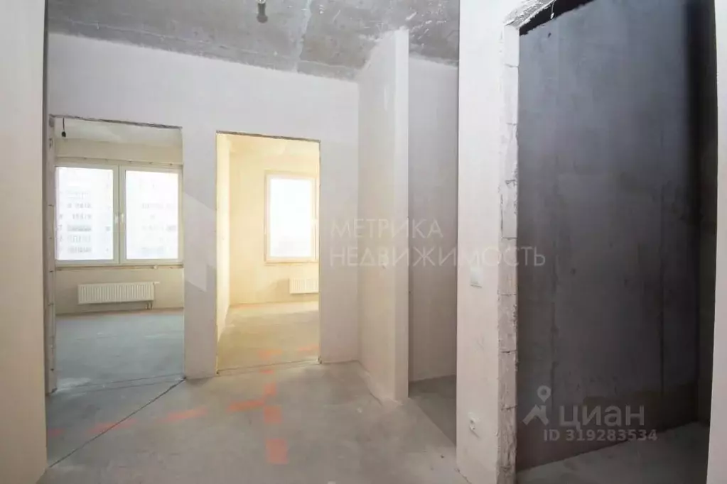 3-к кв. Тюменская область, Тюмень ул. Ветеранов Труда, 36к1 (100.3 м) - Фото 0