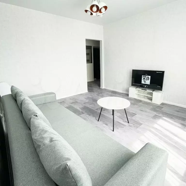 1-к. квартира, 42 м, 2/9 эт. - Фото 1