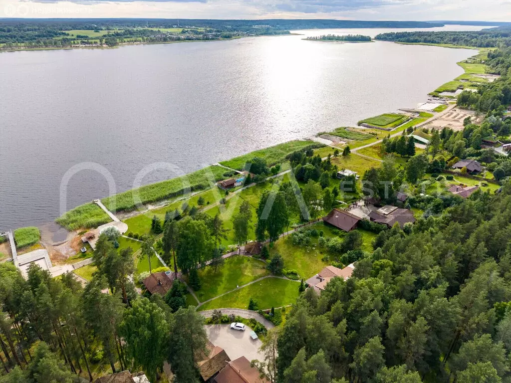 Дом в Громовское сельское поселение, посёлок Портовое (650 м) - Фото 1