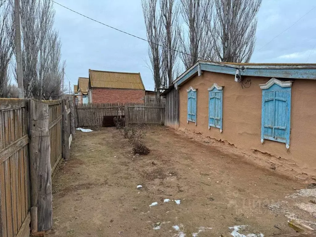 Дом в Астраханская область, Наримановский район, пос. При станции ... - Фото 2